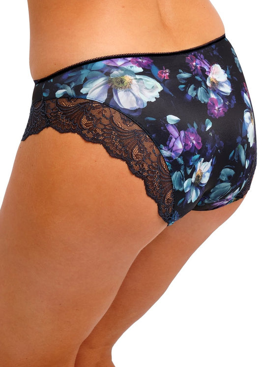 woman wearing a brief in midnight blue color with flowerprint and stretch lace