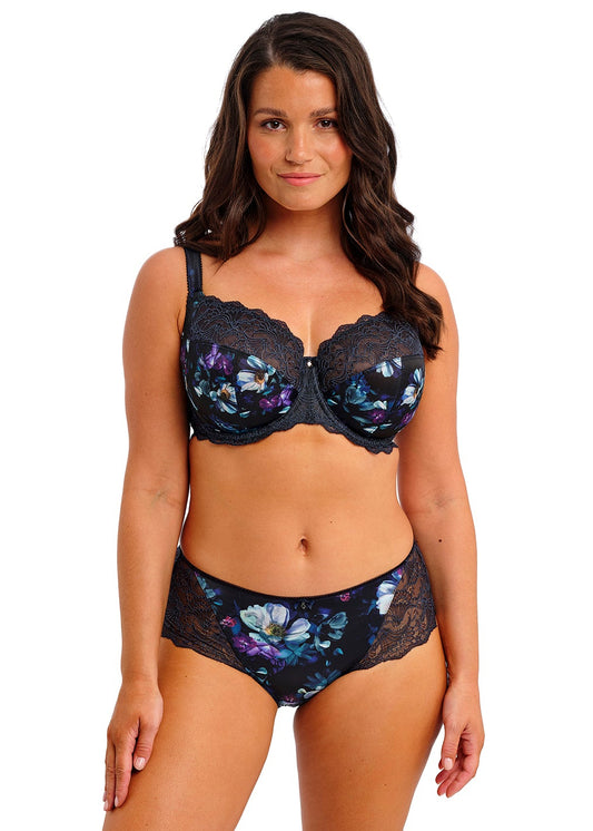 woman wearing a bra in midnight blue color with flowerprint and stretch lace