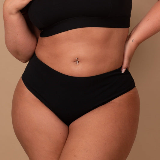 The Class Bikini Briefs black classic bikini with higher cut and full lining up to 4XL