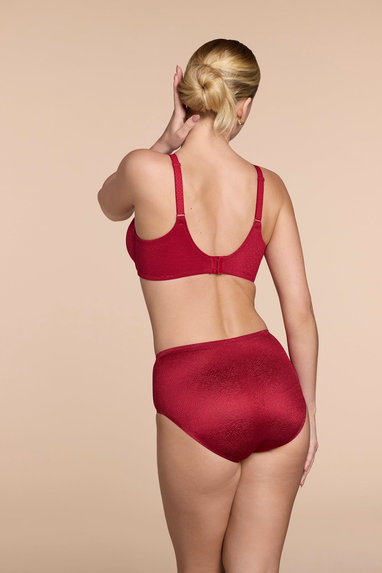 Wacoal - Beauty Appeal Brief - Regina Red