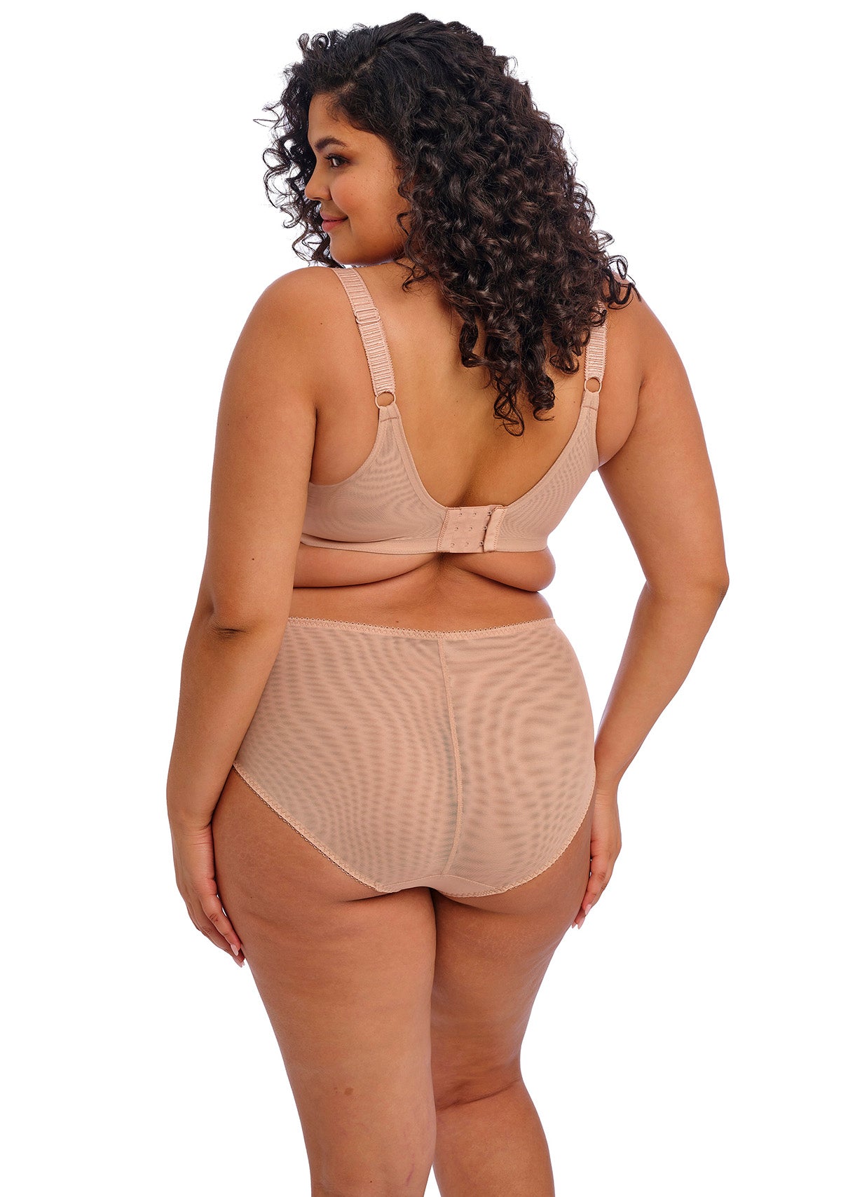 curvy woman wearing a Plussize full cup bra in nude colour in satinlike fabric with mesh and lace details