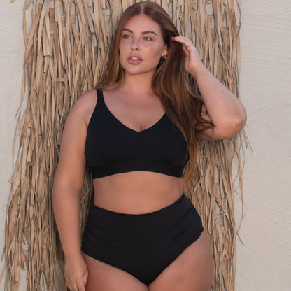 The Class Full Bikini Top black full coverage with adjustable straps and buckle closure for bigger cup sizes up to G/H