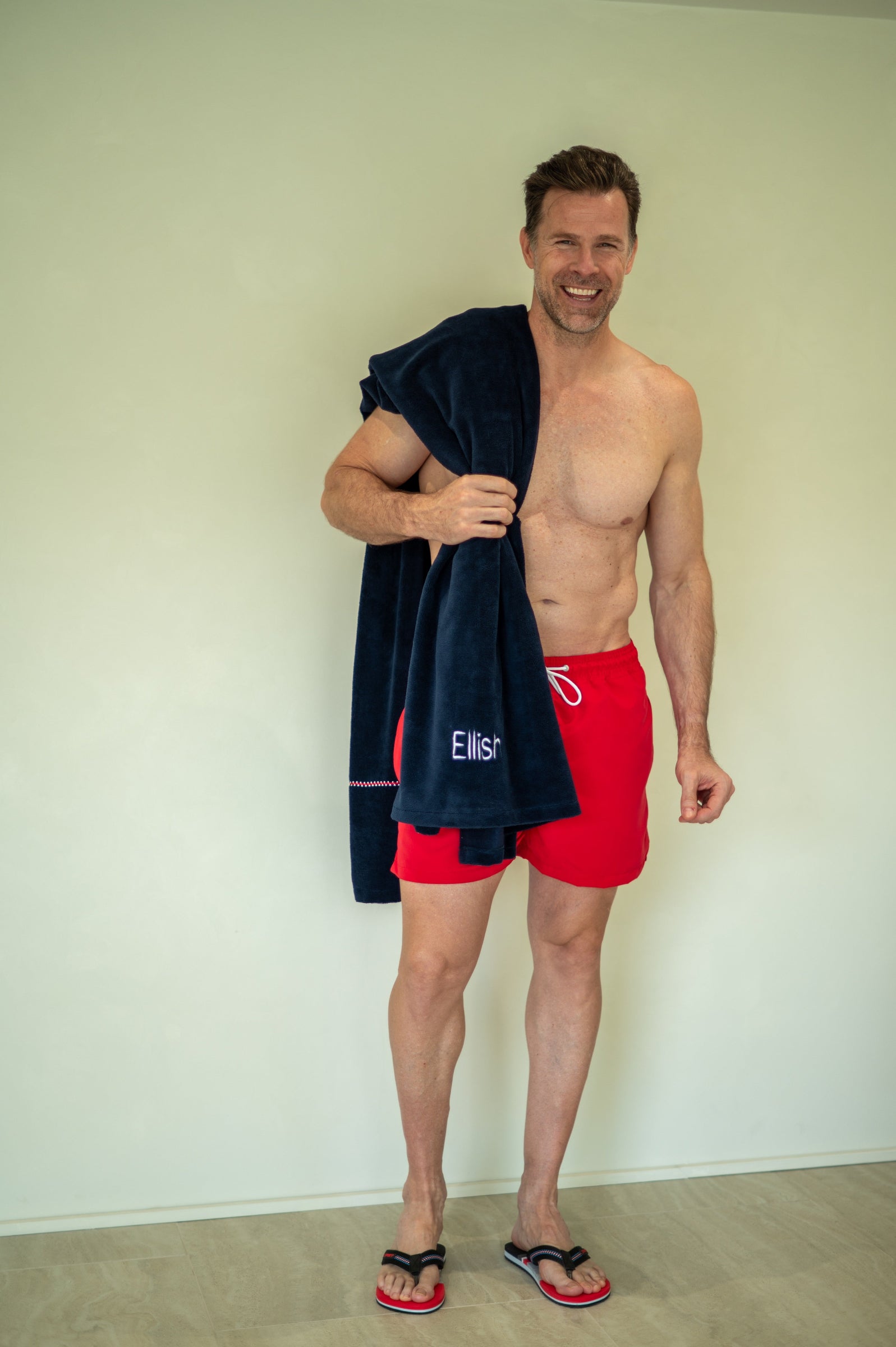 A luxury xxl beach towel for 2 persons made from baboo and cotton