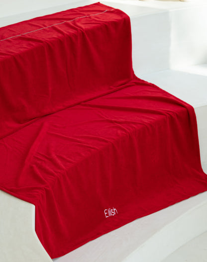 A luxury xxl beach towel for 2 persons made from baboo and cotton